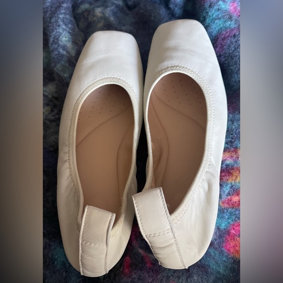 Clark’s Pure Ballet White Leather Shoes Square Toe Size 7 Comfort Supple Soft - Picture 3 of 6